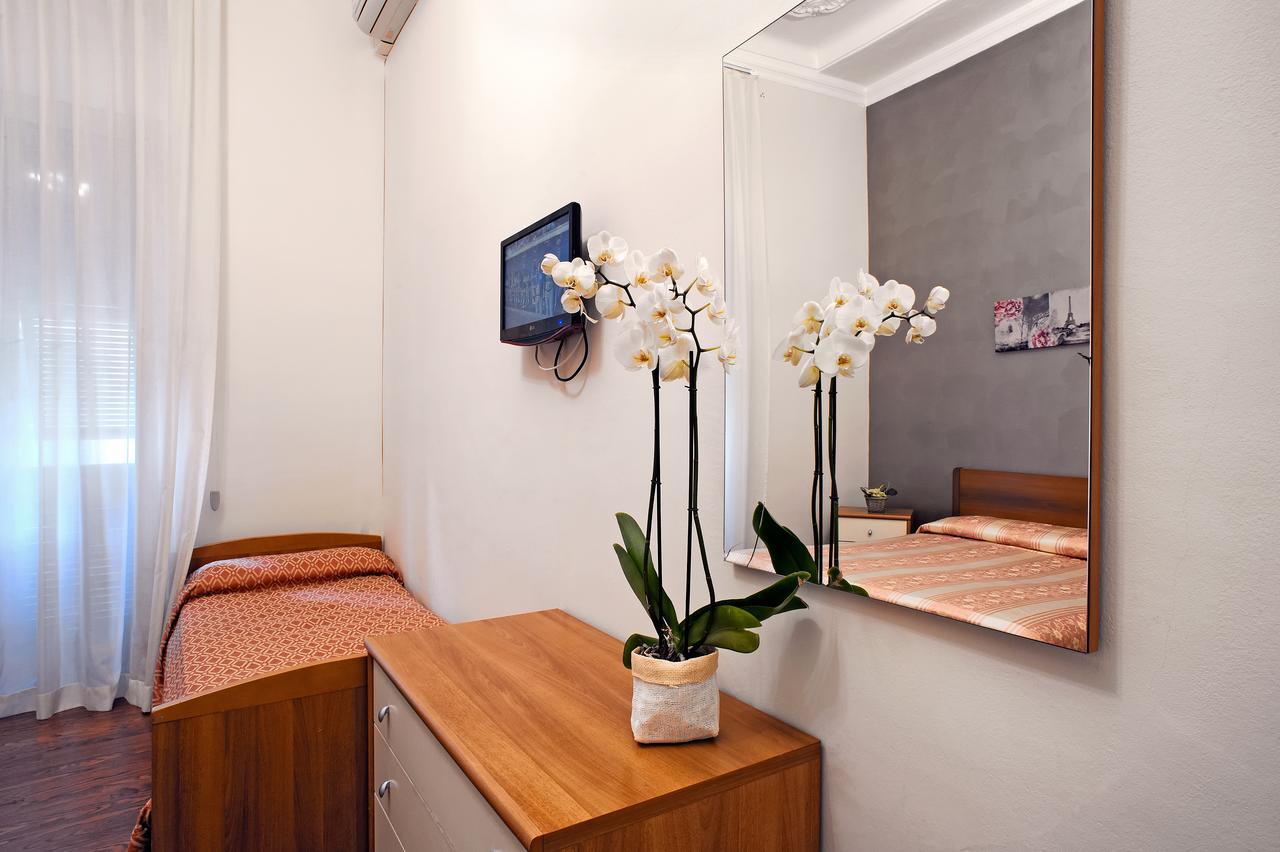 Via Marsaglia Rooms San Remo Exterior foto
